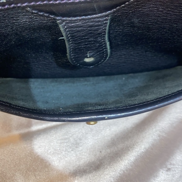 Vintage Dooney and Bourke medium Essex Shoulder Bag - Picture 13 of 16